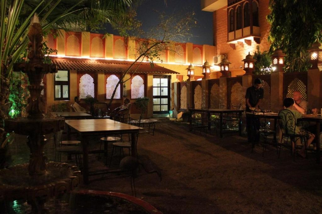 Kiran Hotel
